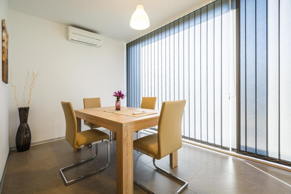 Ivni Apartmani Novigrad Istria 客房 照片