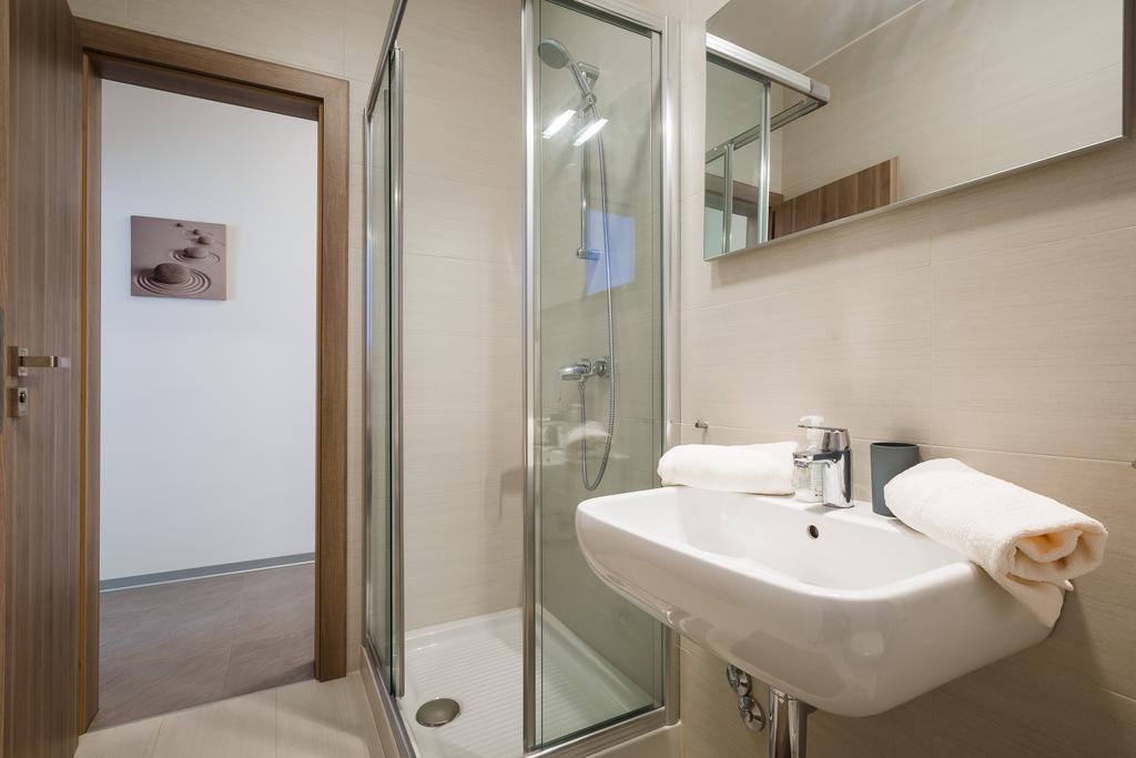 Ivni Apartmani Novigrad Istria 客房 照片